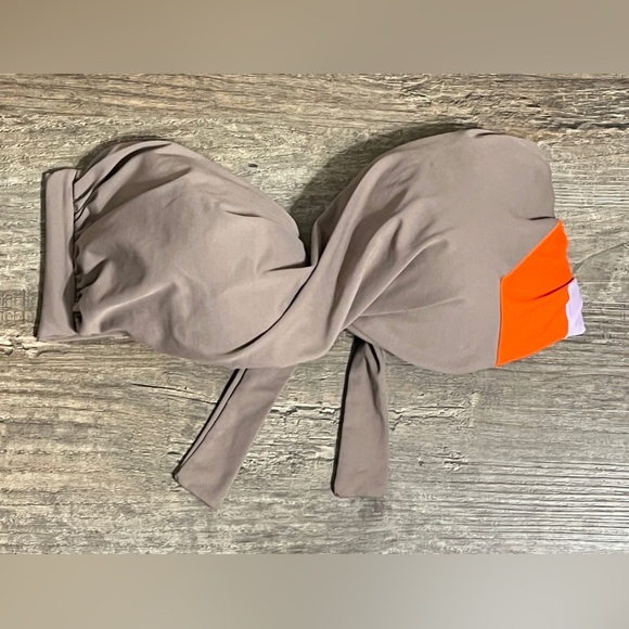 L Space Criss Cross Swimsuit Top - Picture 1 of 5